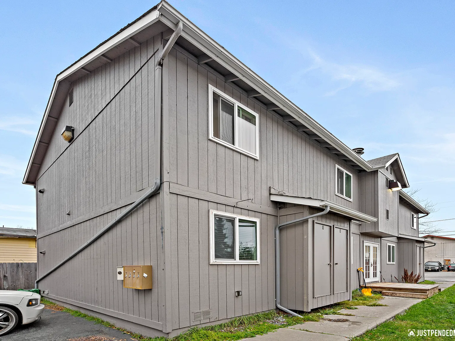 1125 Nelchina — Photo 1
