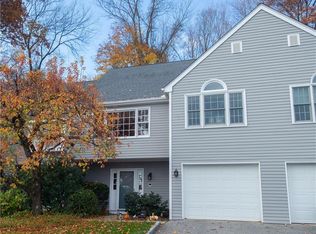 120 Prospect St APT 17, Ridgefield, CT 06877