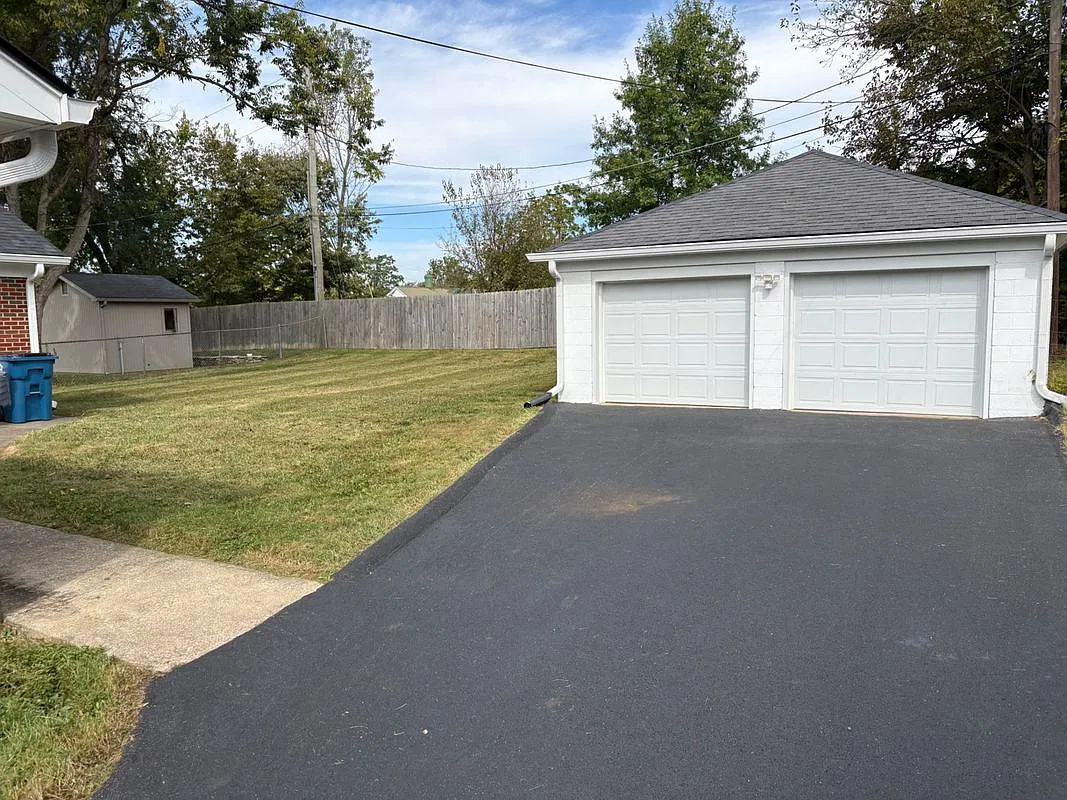 3 bed, 1.5 bath, 1793 sqft, $1,895 — Photo 4