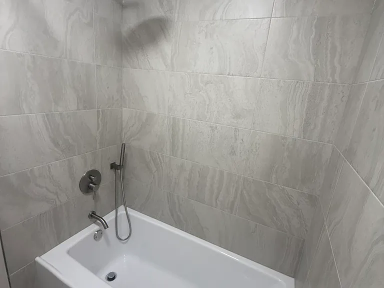 9S220 Lake Dr — Photo 11