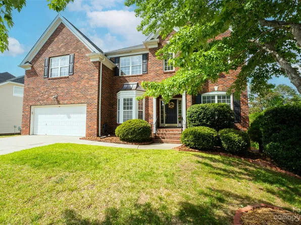 8029 Leonine Ct, Charlotte, NC 28269