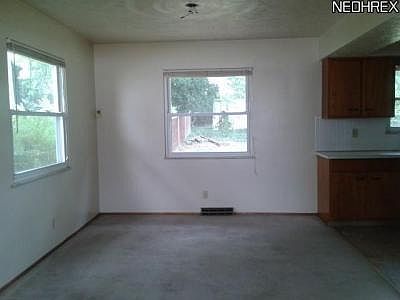 5th image of 184 E Park Ave