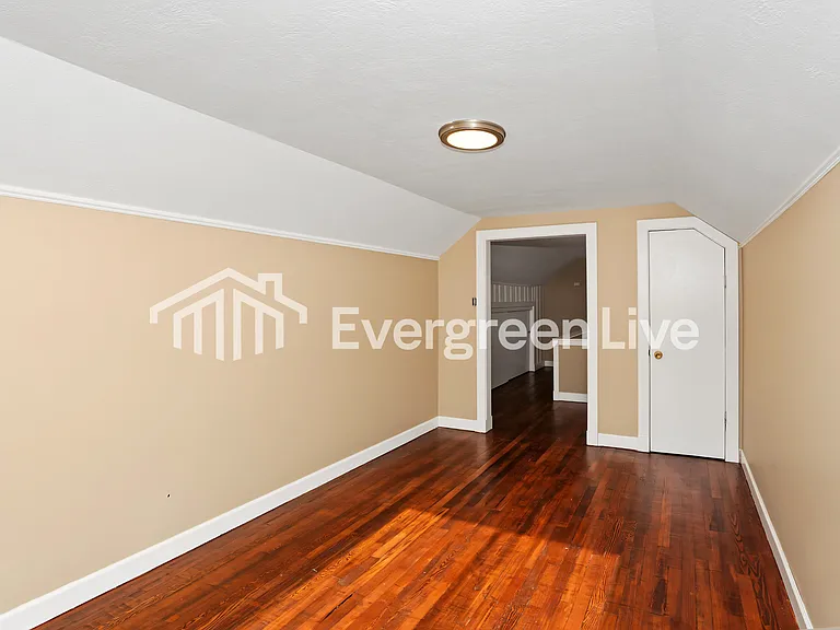 13762 Shady Oak Blvd — Photo 11