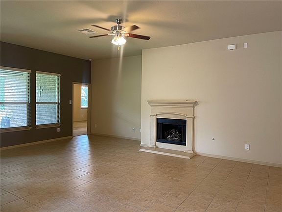 4th image of 2406 Winter Trail Dr