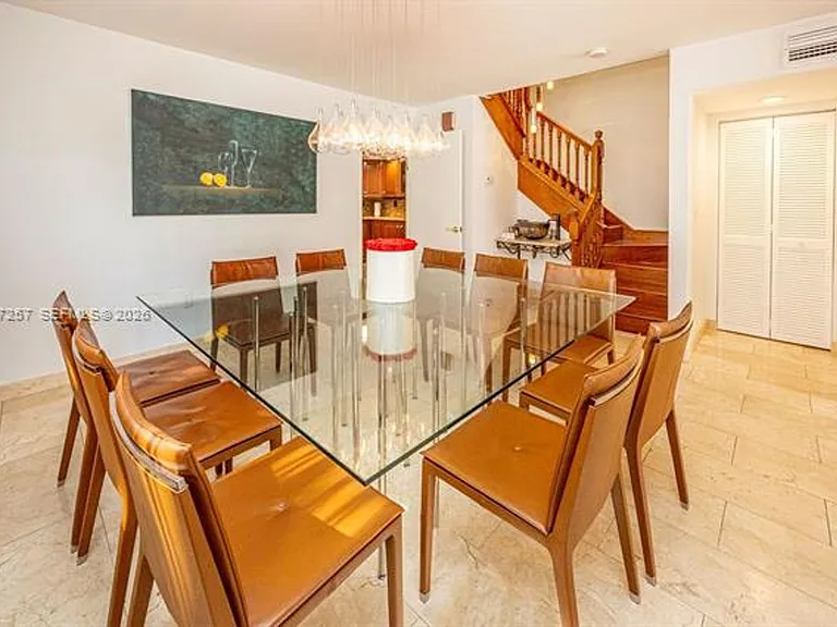 20935 NE 37th Ct #Townhouse 20935 — Photo 20