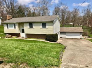 65 Delmar Stroll Rd, Newark, OH 43056