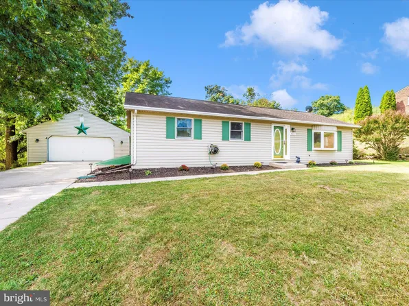 912 E F St, Brunswick, MD 21716