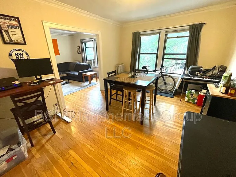 918 W Oakdale Ave #2S — Photo 5