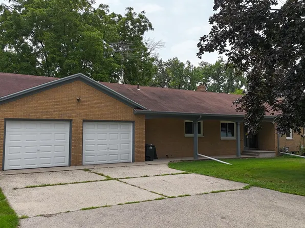 853 Neff Ct, Neenah, WI 54956