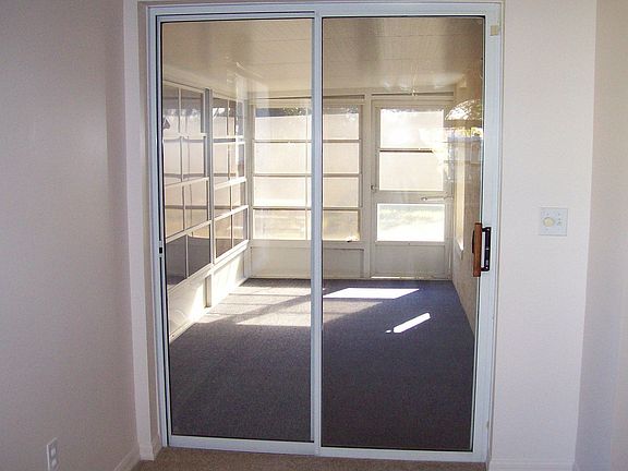 Screened-in Porch