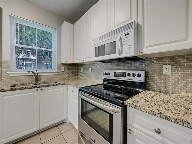 10 Perimeter Summit Blvd NE #3102 — Photo 23