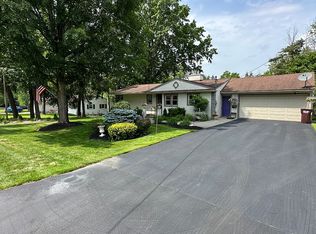 40 Wadsworth Rd, New Hartford, NY 13413