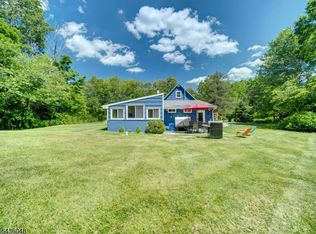 196 Bartley Rd, Long Valley, NJ 07853