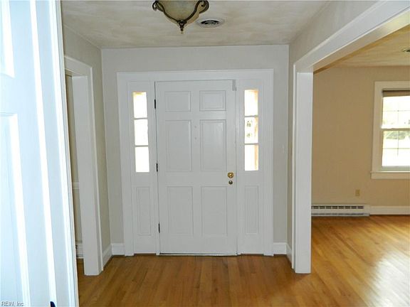 3rd image of 1229 Peachtree Dr