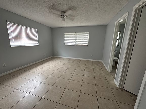 5th image of 2349 Essex Ave