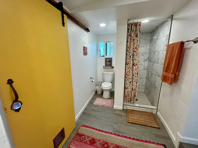 206 E 24th St #1/2 — Photo 9