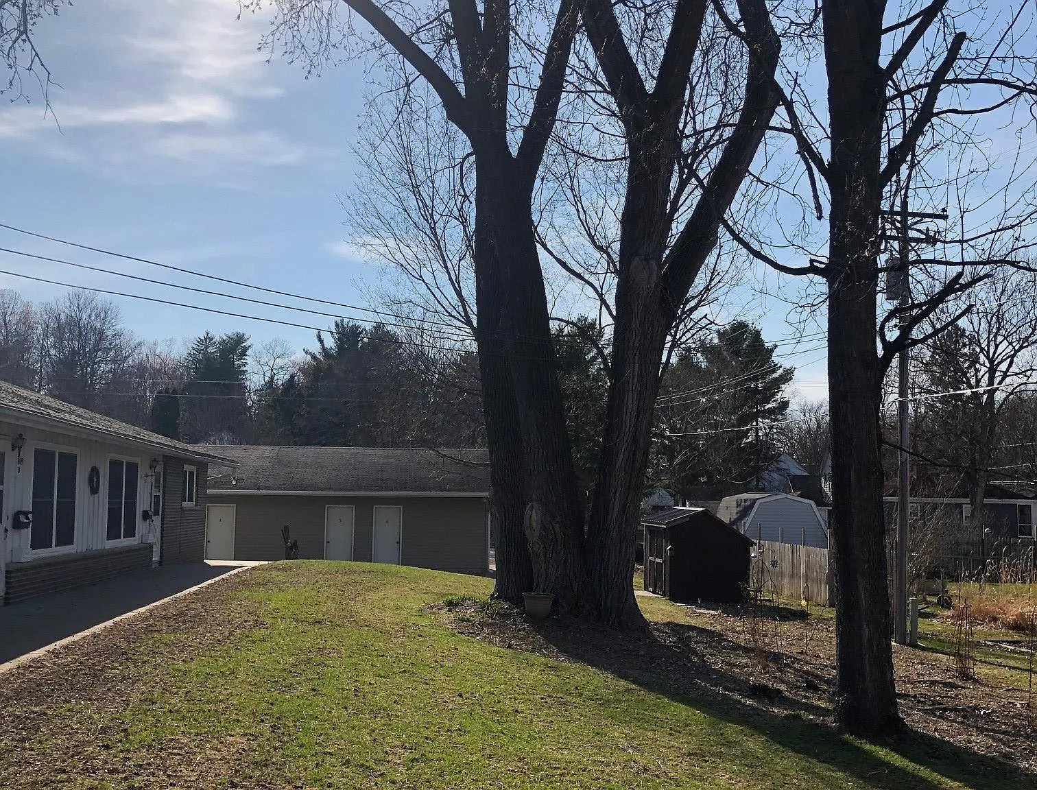 1615 Wilson Ave — Photo 4