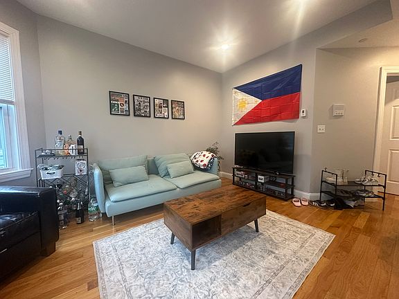 2nd image of 39 Calumet St APT 2