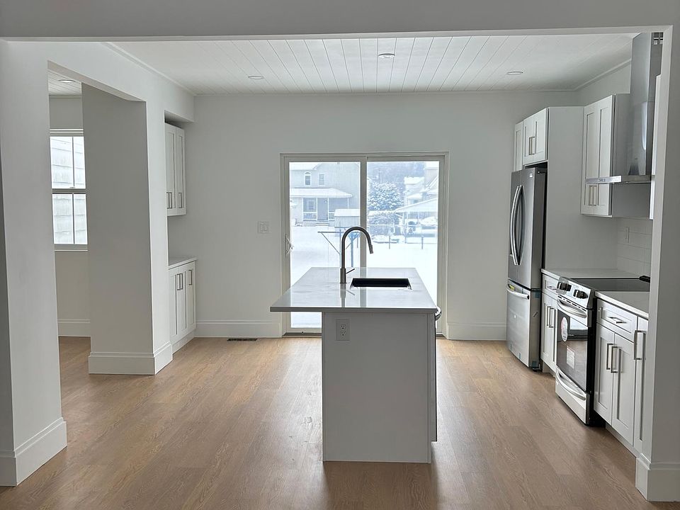 1st image of 214 Center St