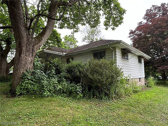 2nd image of 42048 Wilbur St