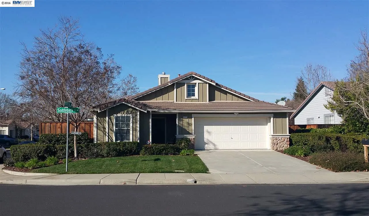 639 Saddleback Cir photo 1