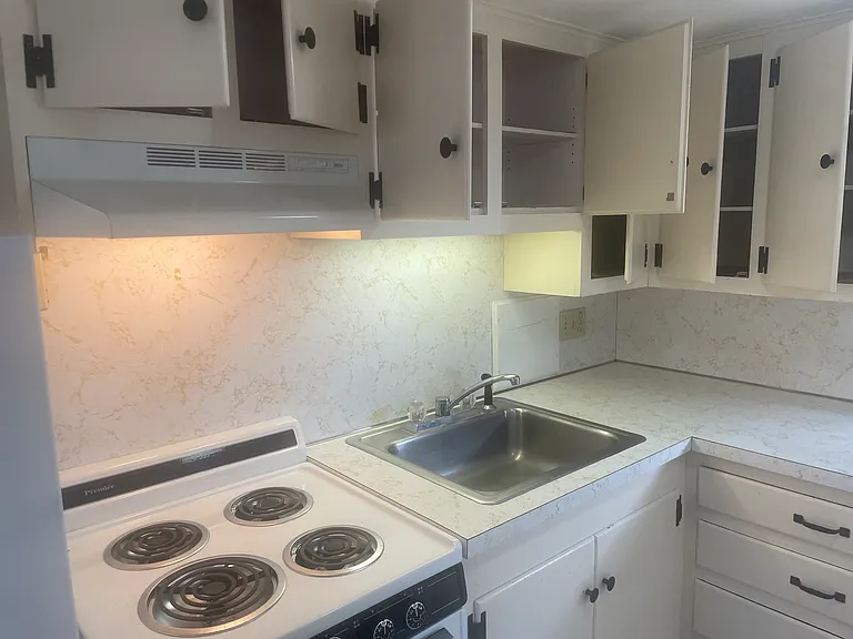 547 Lafayette Rd #5 — Photo 6