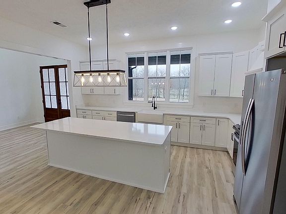 5th image of 416 Joy Ln