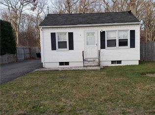 11 Cedar St, Centereach, NY 11720