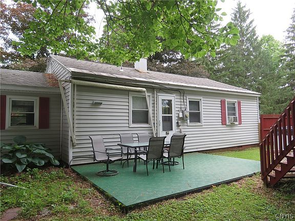 4th image of 8 Pinecrest Rd