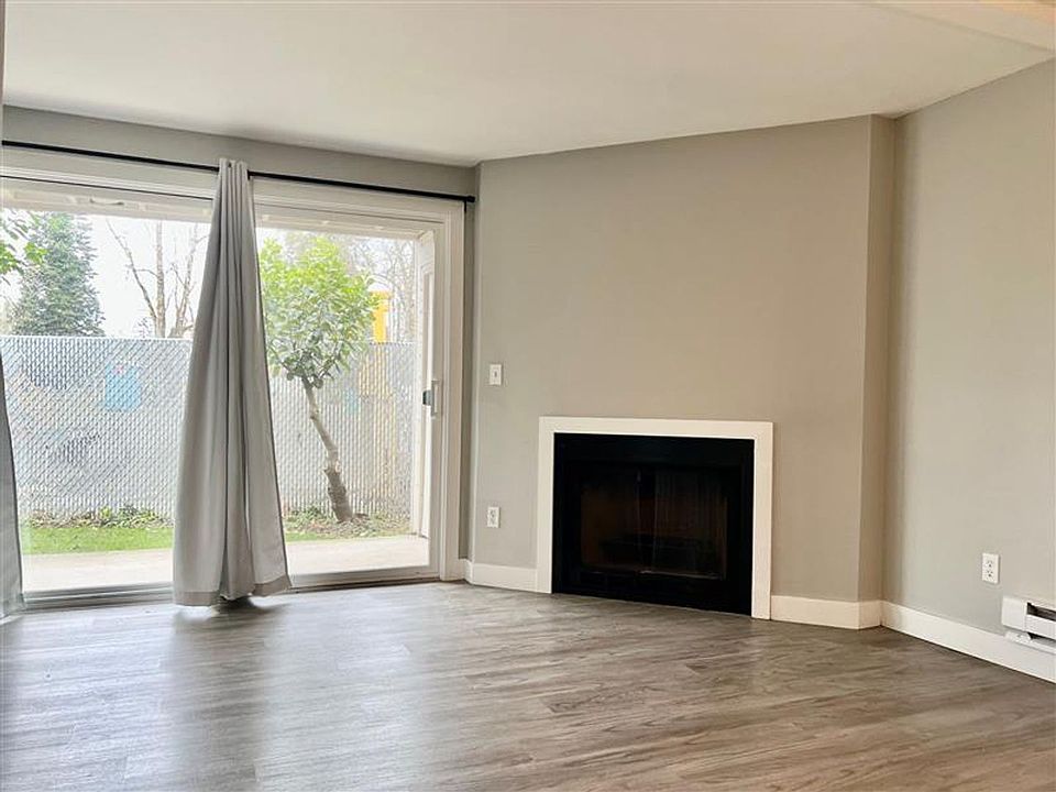 1st image of 1102 8th St NE APT 30