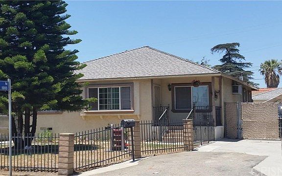 4th image of 14617 Chatsworth Dr