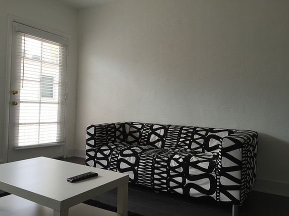 4th image of 1611 West Ave APT 14