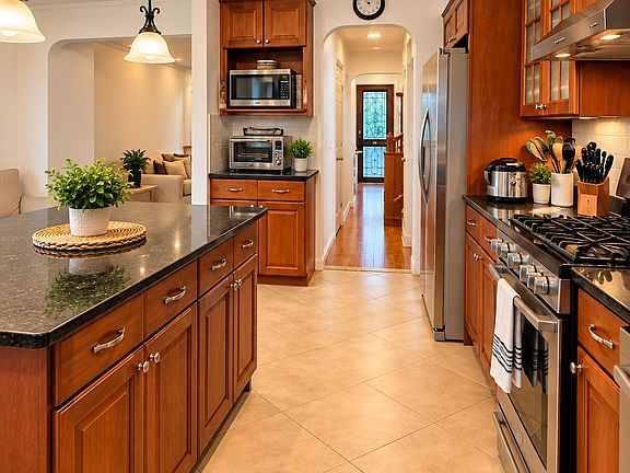 5th image of 1527 84th St #2R