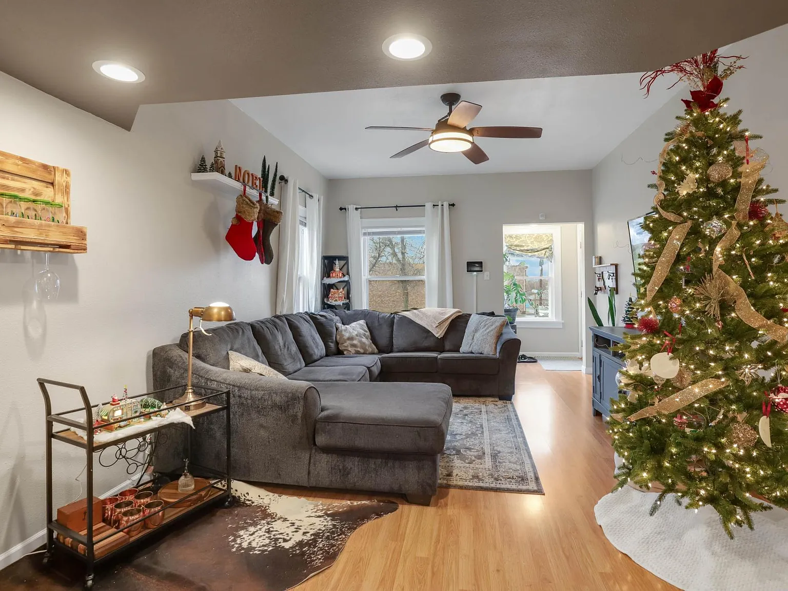 3 bed, 1200 sqft, $1,900 — Photo 3