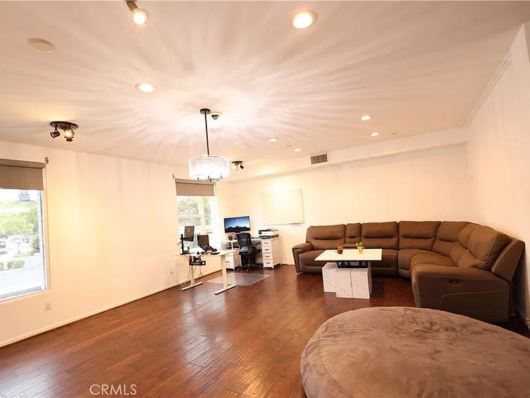1901 S Victoria Ave #105 — Photo 19