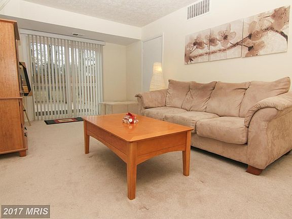Family Room w/sliding glass doors