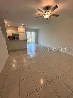 3 bed, 2.5 bath, 1667 sqft, $2,050 — Photo 2