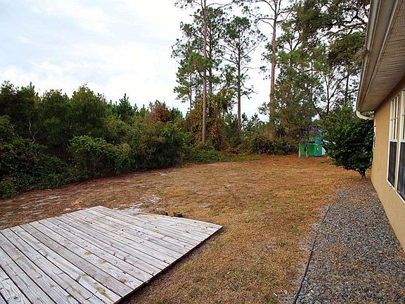 Pie shaped yard