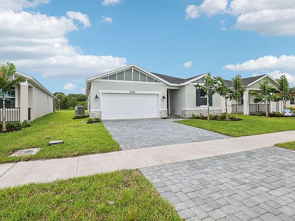 3rd image of 8969 Dahlia Circle
