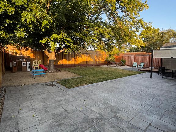 Large backyard perfect for entertaining