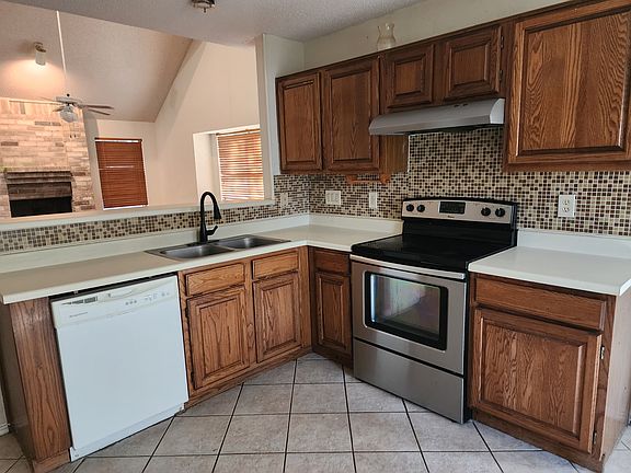 4th image of 3618 Lake Sunset Ct