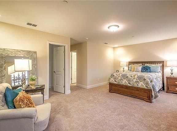 5th image of 510 Cobert Ln