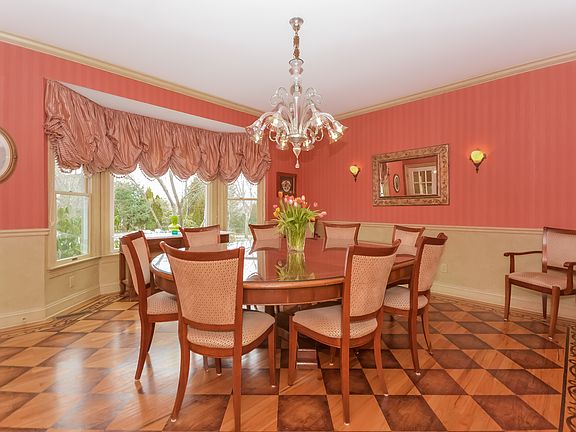 5th image of 5 Heather Ln