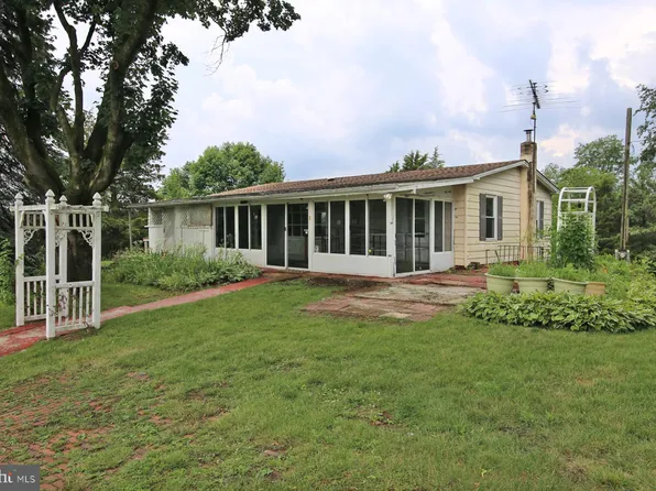 66 Heidel Rd, Robesonia, PA 19551