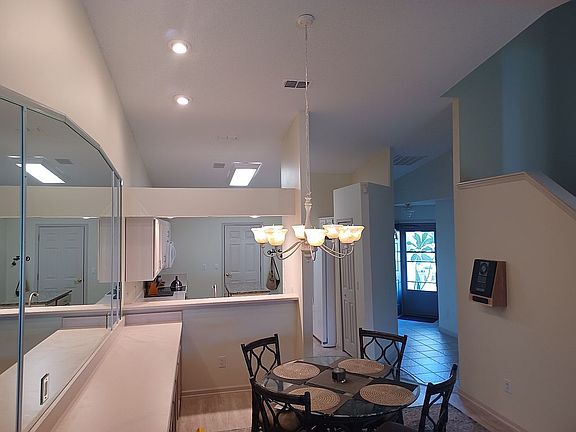 5th image of 74 Fox Valley Dr #74