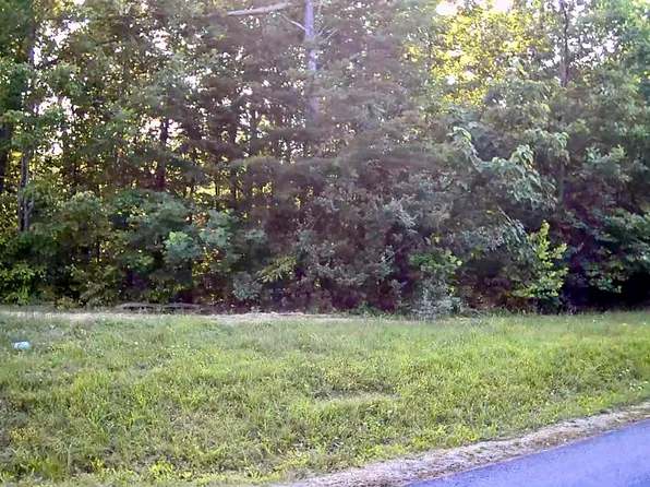 501 Cedar Gate Ln, La Follette, TN 37766