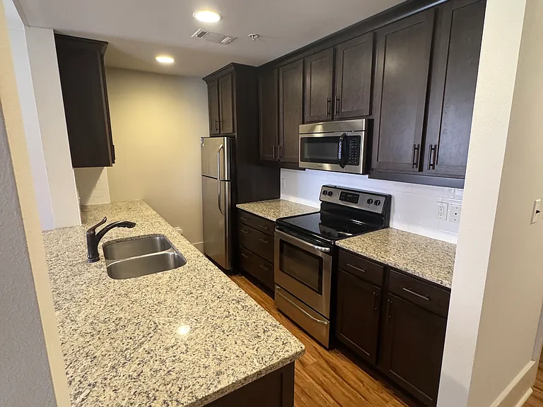 519 E Capitol Ave #1C — Photo 8