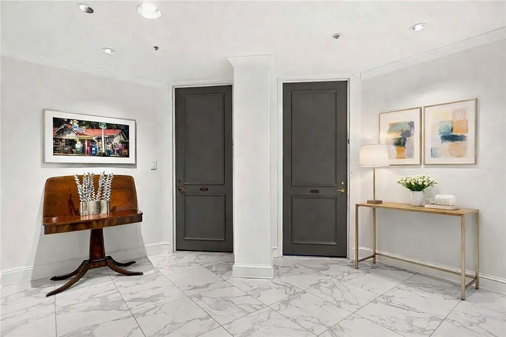 2660 Peachtree Rd NW APT 19F photo 1
