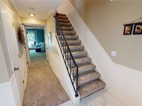 5th image of 19257 Briarwood Ln #4-2