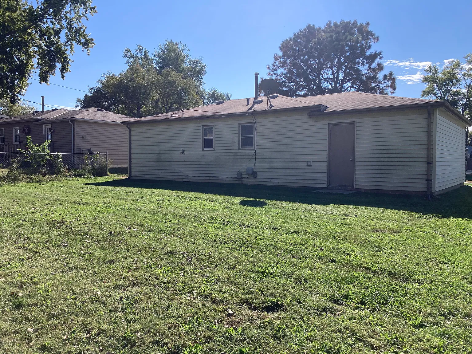 2 bed, 792 sqft, $1,460 — Photo 2